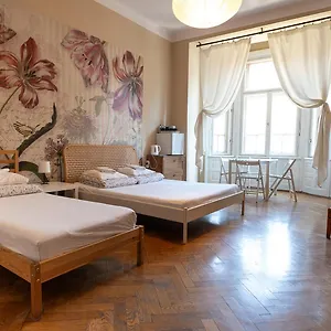  Hostal Trzy Kafki Private